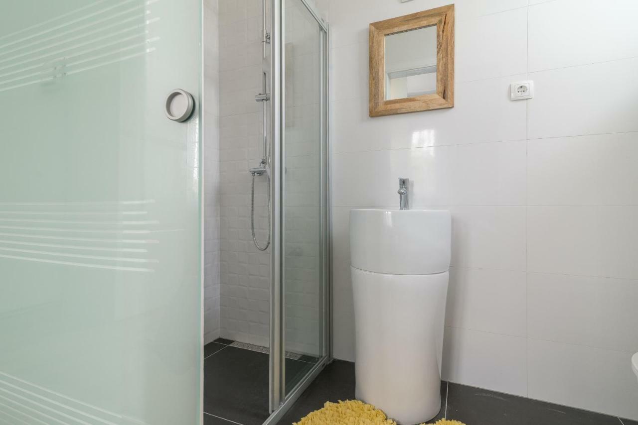 S&I Peaceful Holiday Home With Pool & Jacuzzi Galovac  ภายนอก รูปภาพ
